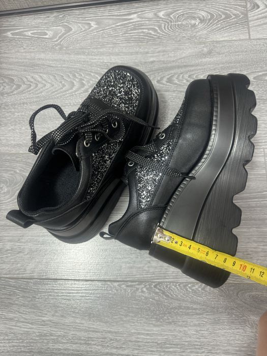 Adidasi/ Incaltaminte cu platformă 38