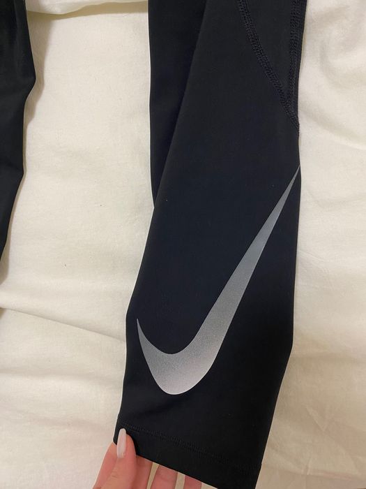 Черен клин на Nike