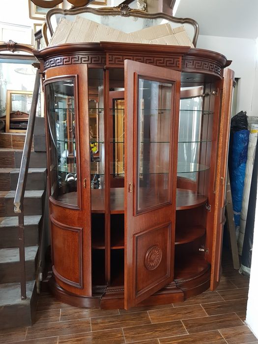 Vitrine Versace din lemn eucalipt, noi