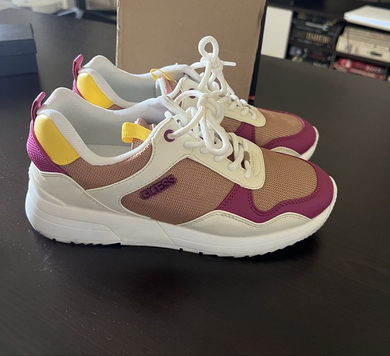 Обувки/кецове Guess