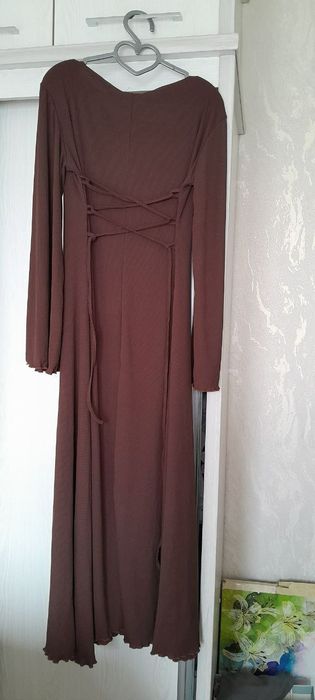 Новое Платье с длинными рукавами