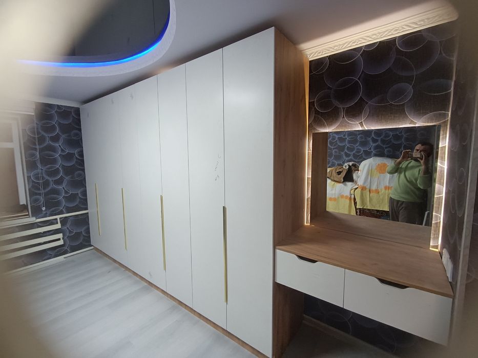 Шкаф до потолка навесной тумба с подсветкой