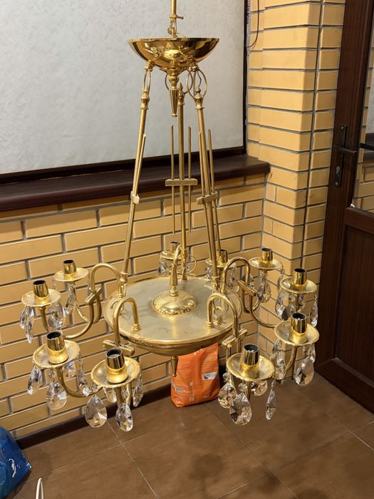 Продам люстру в хорошем состоянии