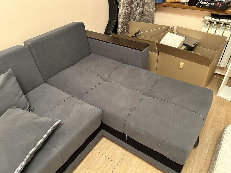 Срочно продается диван