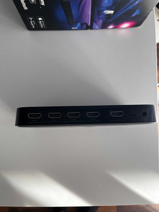 Philips Hue Play HDMI Sync Box 4K Ambilight TV