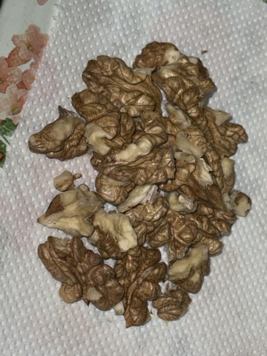 Nuci  în coajă