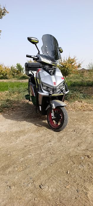 Elektron skuter sotiladi