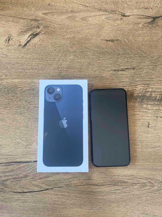 телефон iPhone 13 черен ПЕРФЕКТЕН