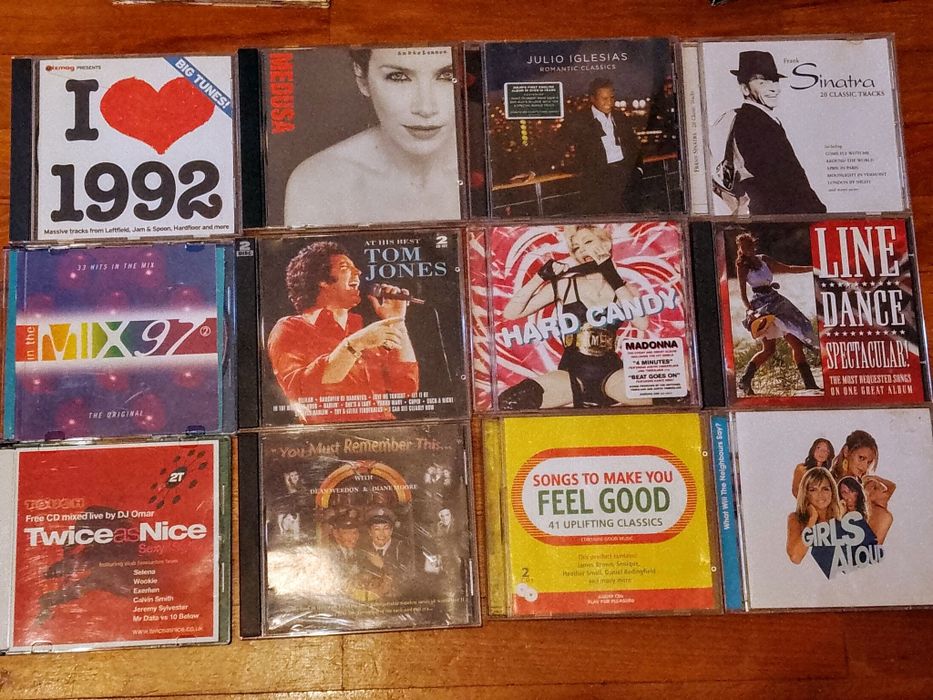 60 броя оригинални дискове (CD)  с английска музика