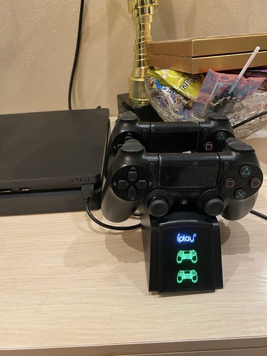 Play Station 4 Slim, 1 TB