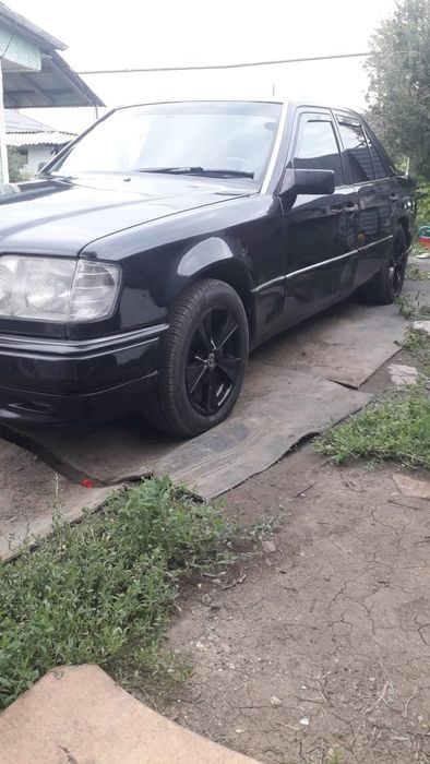 Продам Мерседес Бенс 124