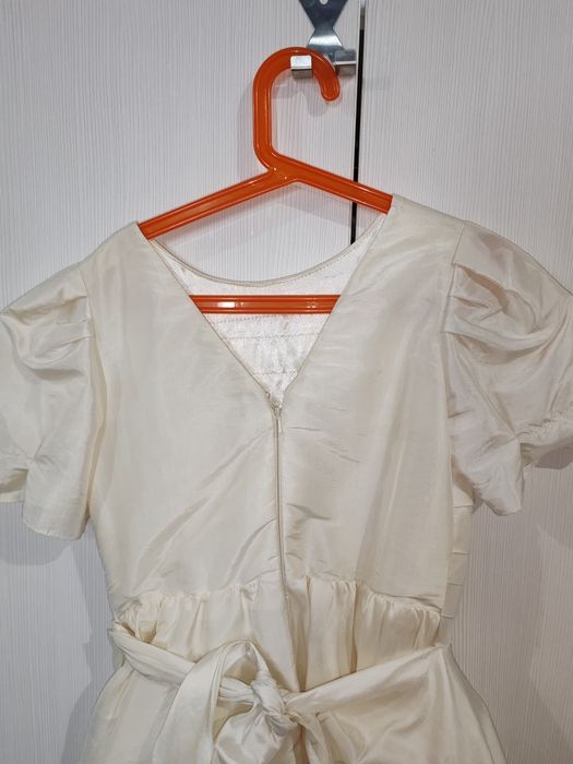 Rochie eleganta fetiță ivoire/crem realizata la comanda