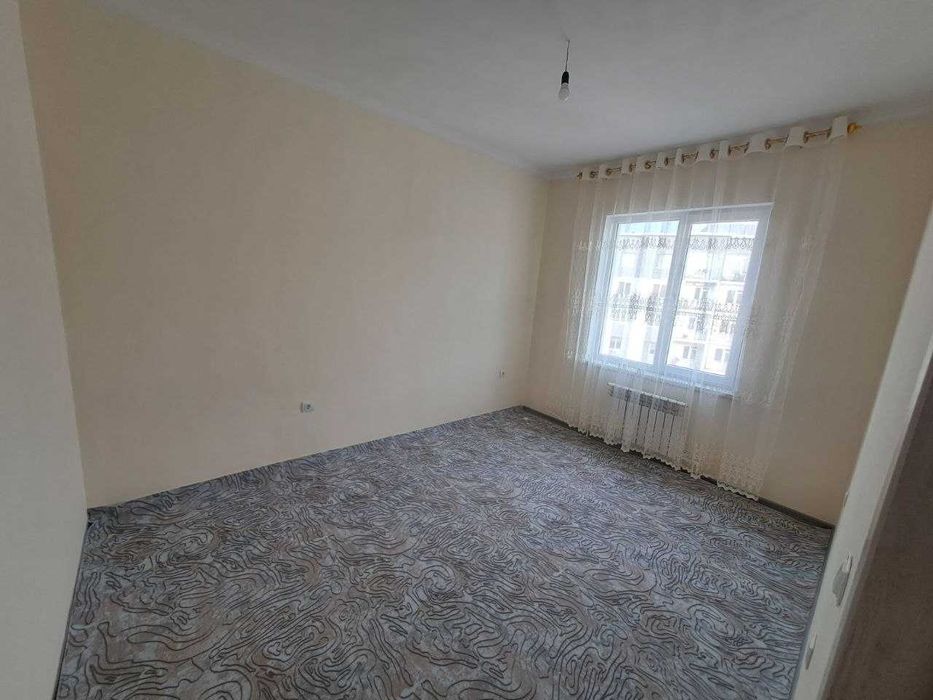 Oilaga uzoq muddatga kvartira beriladi. Manzil: Qorasuv 2. 175 dom