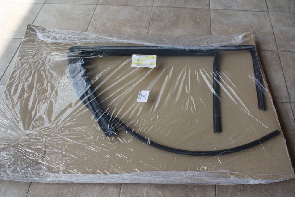 Garnituri geamuri ușă VW Golf 7 stanga & dreapta - 5G9 839 432 E 5AP