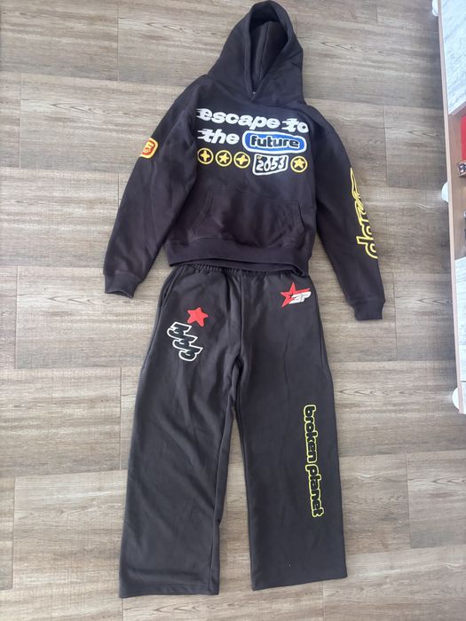 Broken planet tracksuit