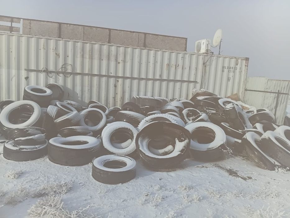 Отдам даром шины утиль для хоз.нужд.