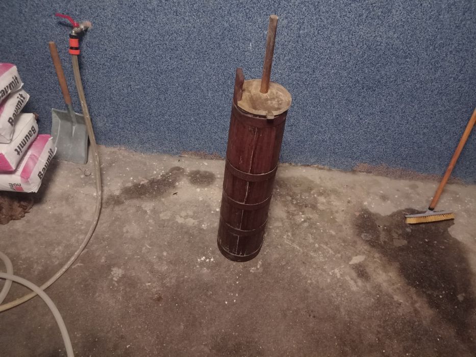 Буталка/бучка за добив на масло ретро