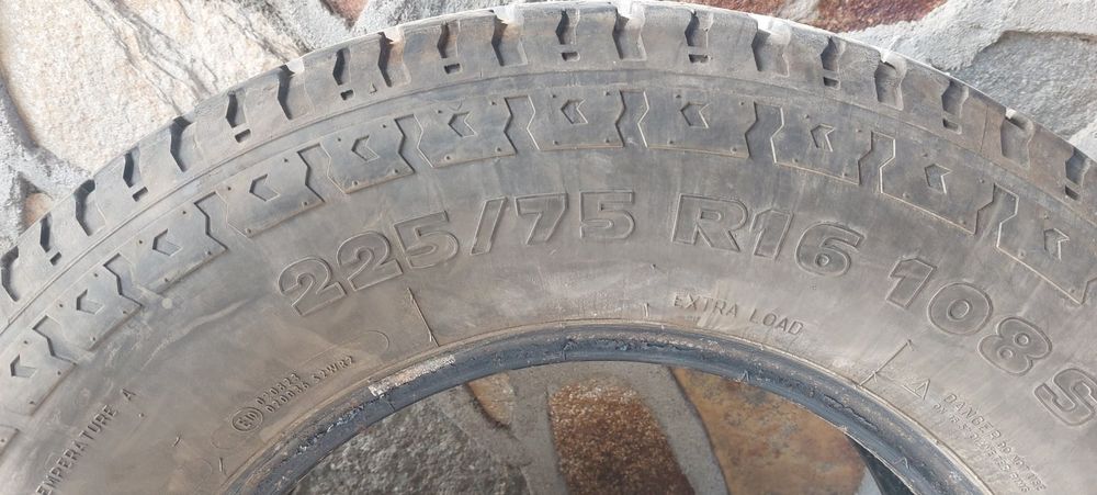 Гуми  за джип /бус 225/75/16