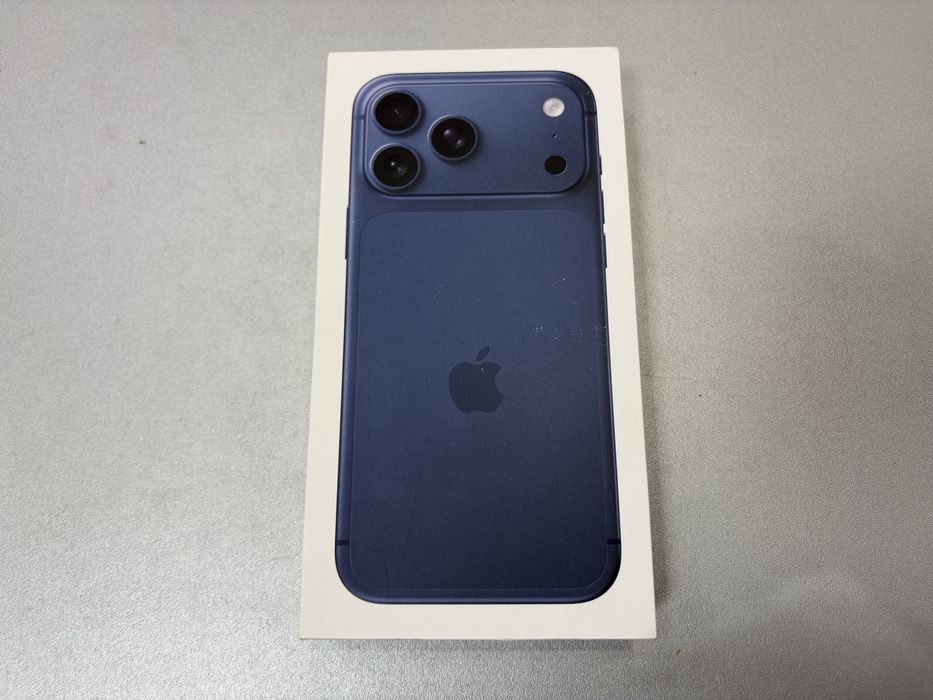 Iphone 17 Pro Max, 256 gb, Deep Blue, nou la cutie