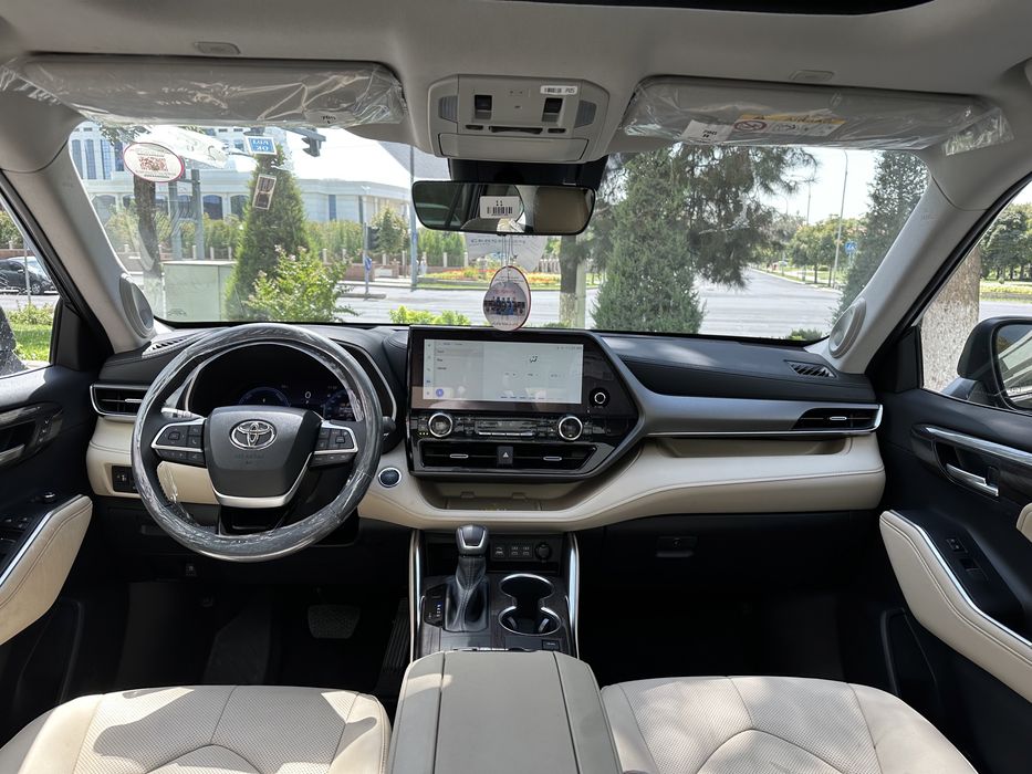 Toyota Highlander Hybrid 2025