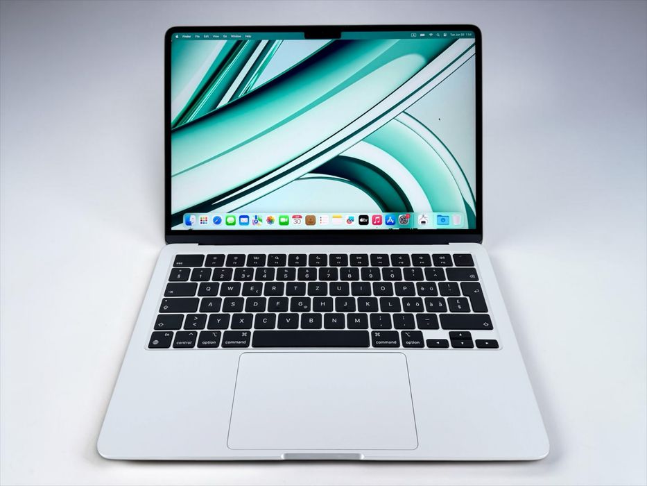 НОВ! Apple MacBook Air 13 M3 2024 8RAM 256GB Silver Гаранция! — снимка 1