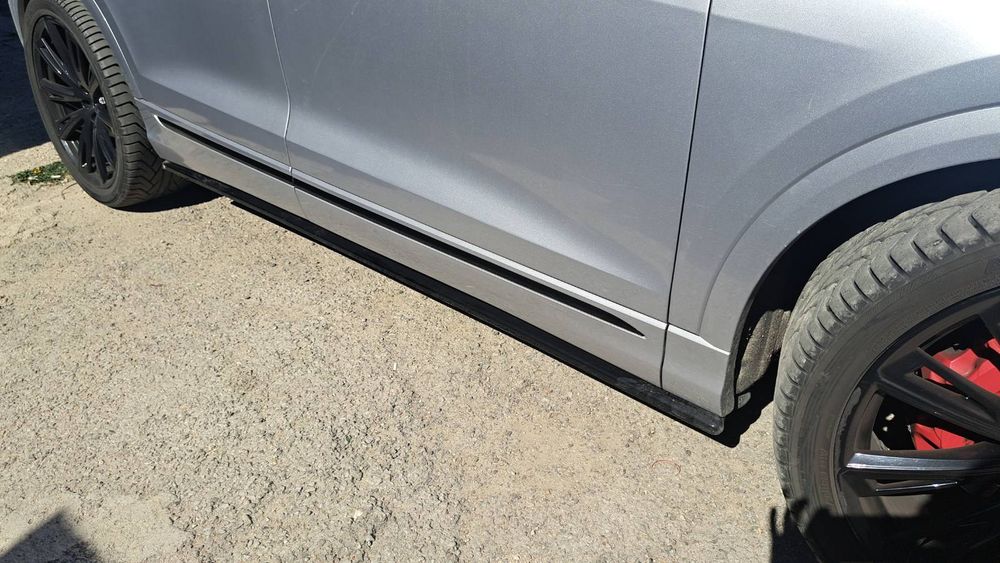 Добавки за прагове Maxton design за Audi Q8 S-line (2018-)