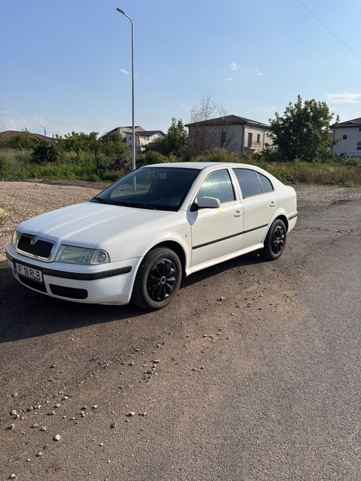 Vând Octavia  7500 lei FIX !!!