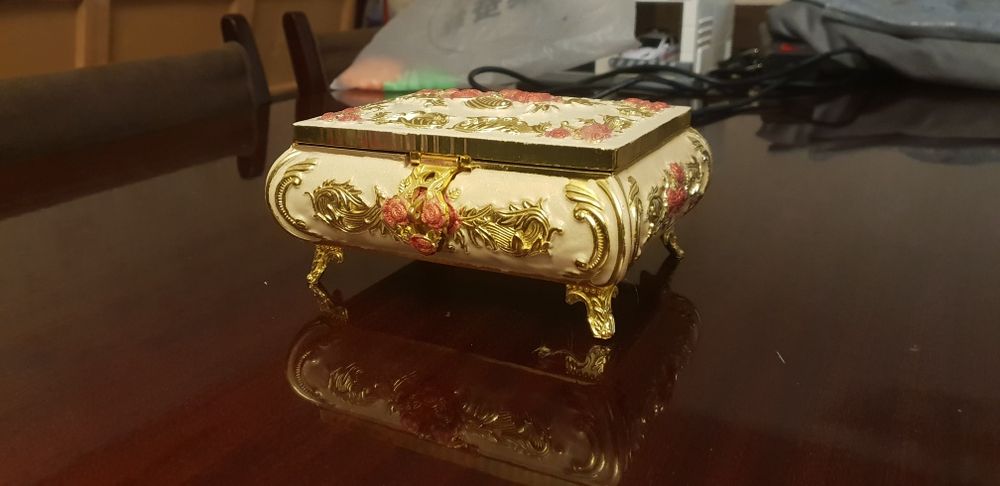 Шкатулка. Новый. В коробке.