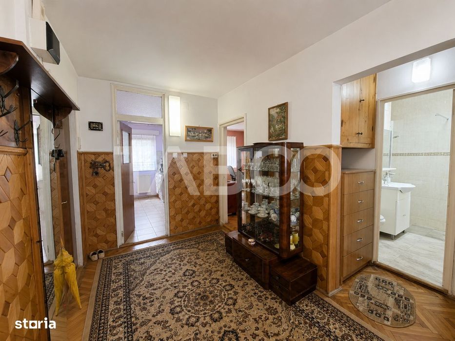 Ap 3 camere 2 bai 2 balcoane pivnita etaj 2 Str.Rusciorului Lidl Cibin