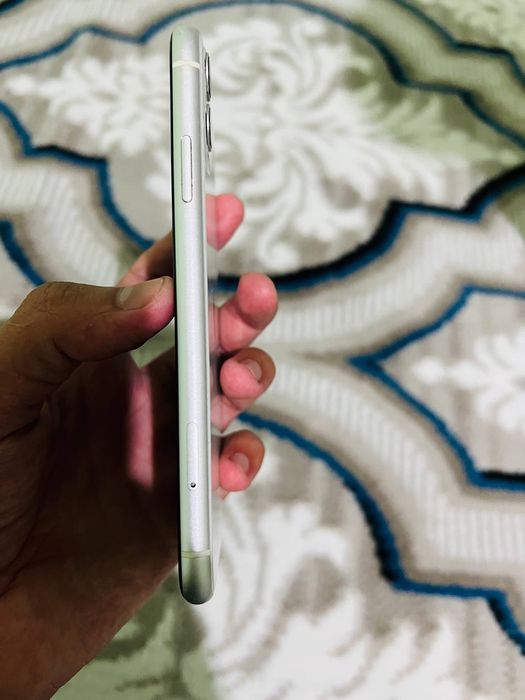 Iphone 11 xotira 64 GB