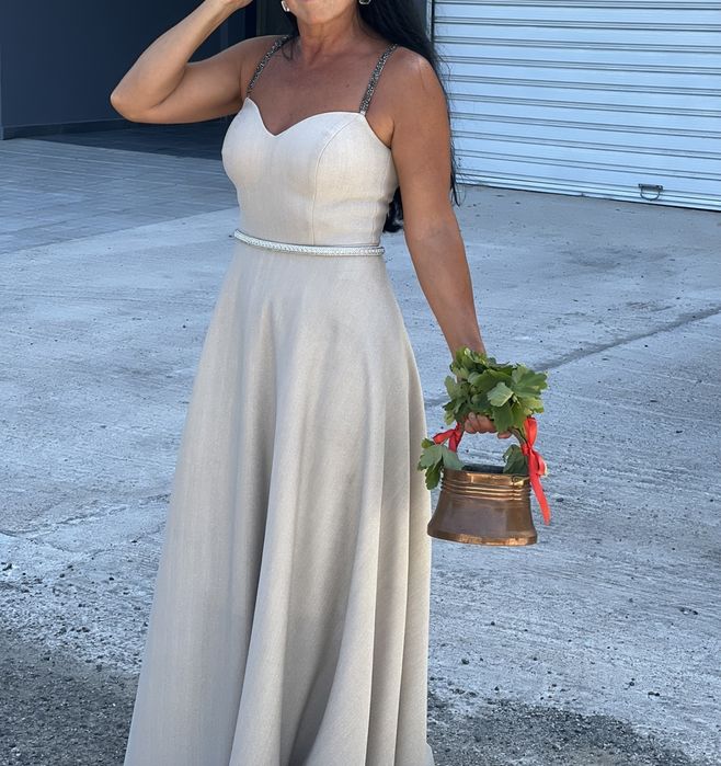 Официална рокля