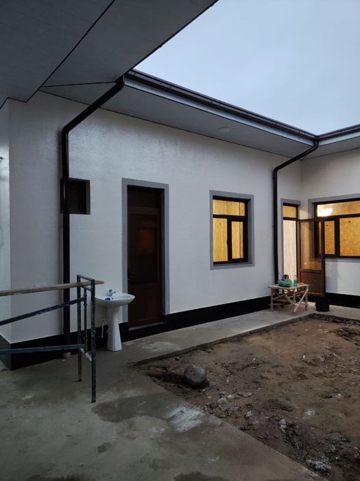 Uchaska sotiladi srochni