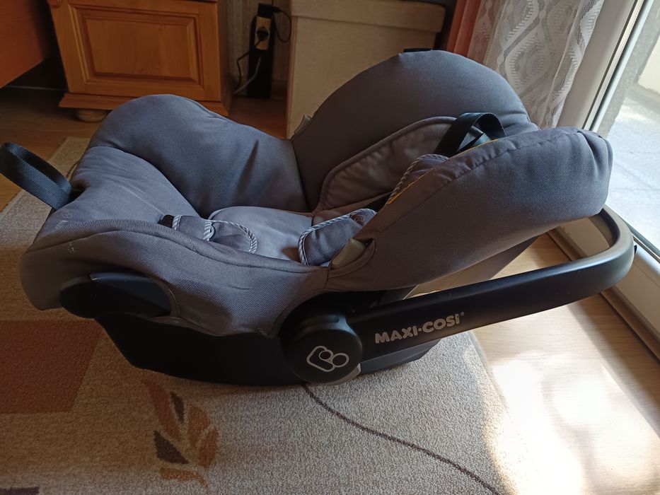 Бебешко столче за кола