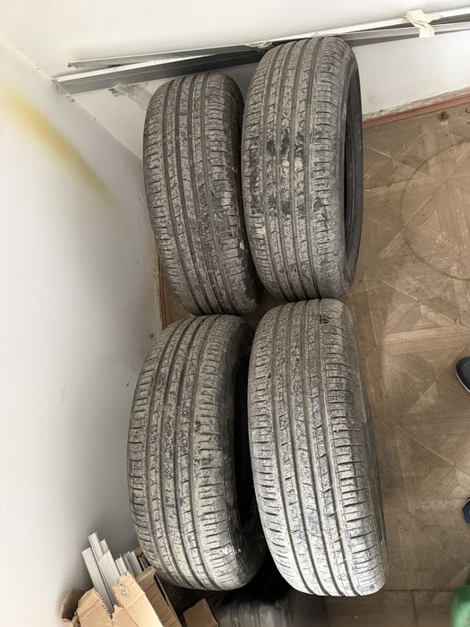 Продам летние покрышки