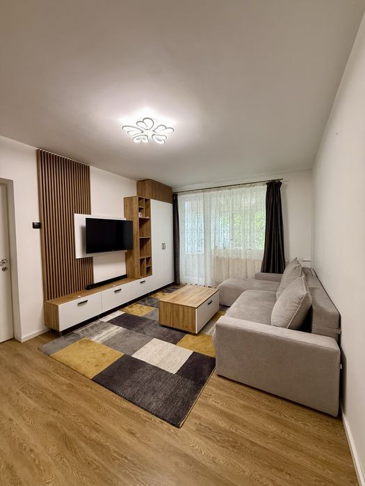 Inchiriez apartament 3 camere