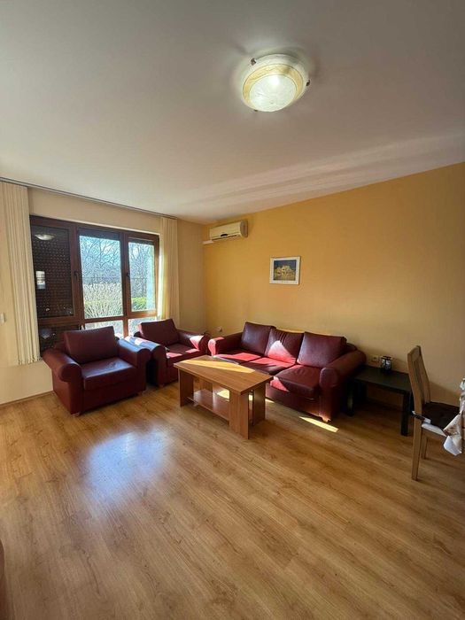 Тристаен апартамент в Обзор