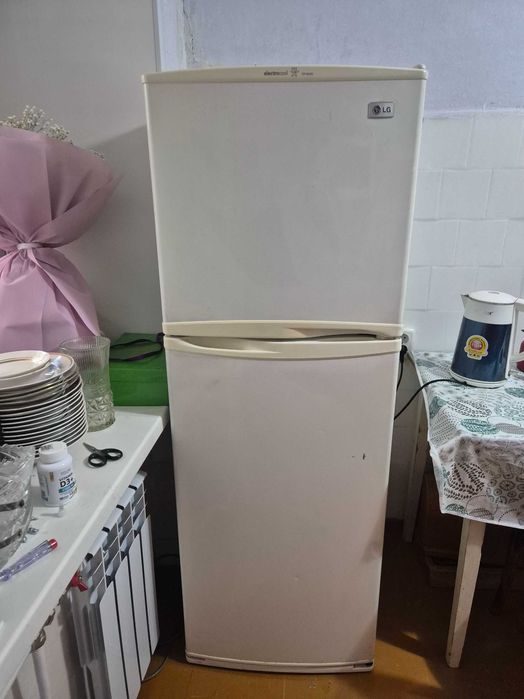 Продам холодильник