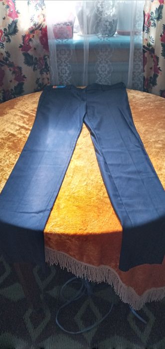 Кастюм школьный комплект женский новый