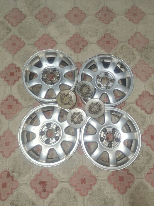 Ауди А6 или С4 ромашка Я15