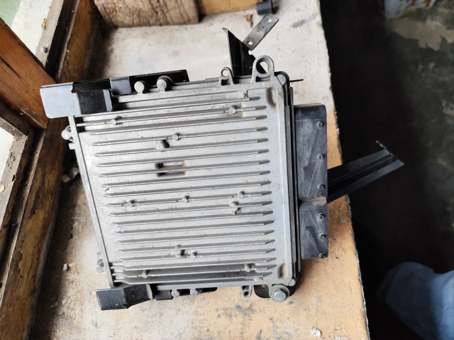 Двигателен компютър ECU Mercedes ML W164 OM642