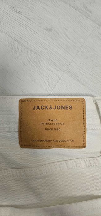 Blugi albi Jack and Jones