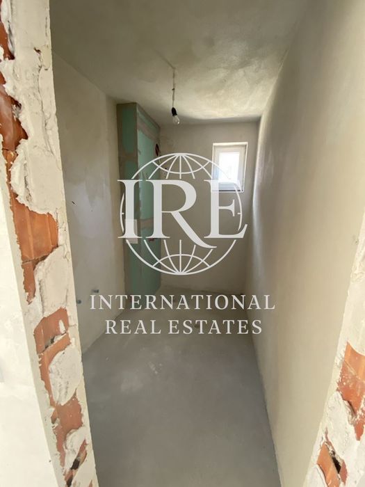 Продава се Тристаен апартамент в Варна, Гранд Мол Варна - 115 кв.м за 1042 €/кв.м - Снимка #1