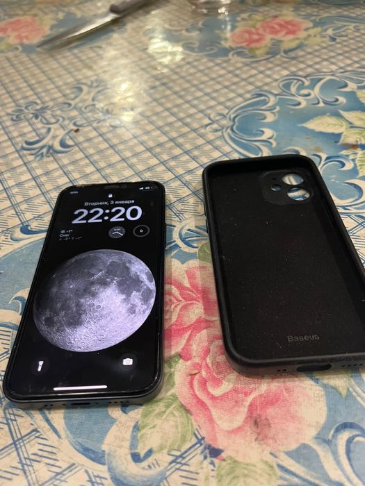 Продам iPhone 12 mini в отличном состояний