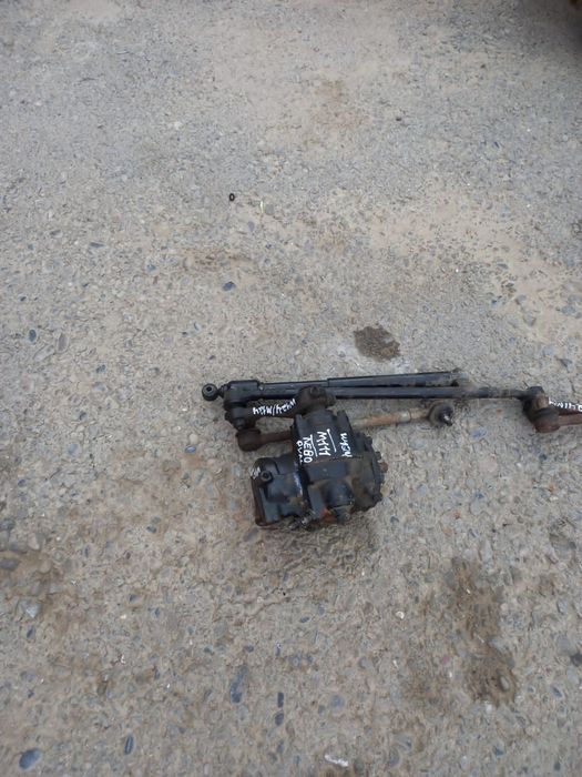 Рулевой редуктор на w124 мерседес.