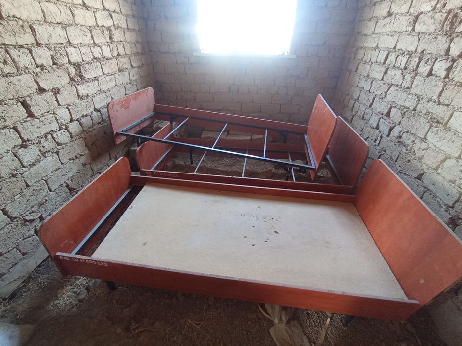 Кровать Сотилади