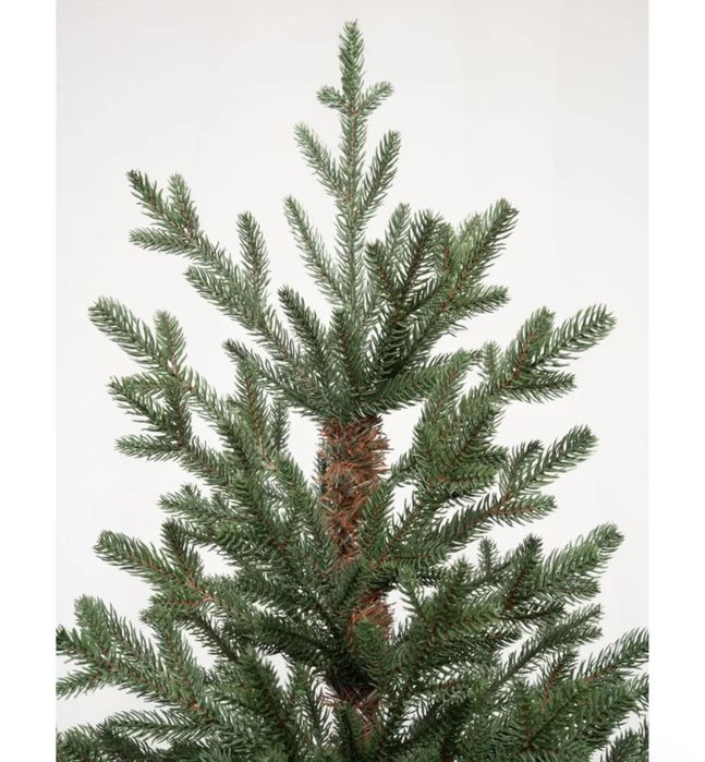 Продам ёлку. Новую.