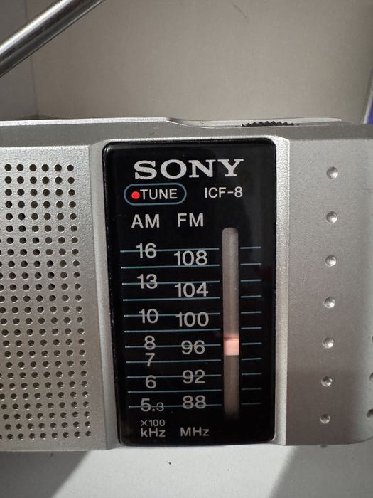 Radio Sony ICF-8