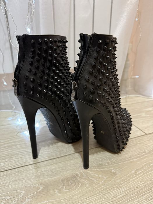 Продам ботинки 38 размер