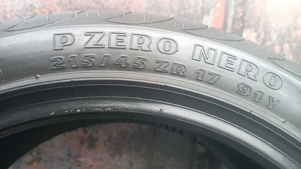 215/45/17 Pirelli