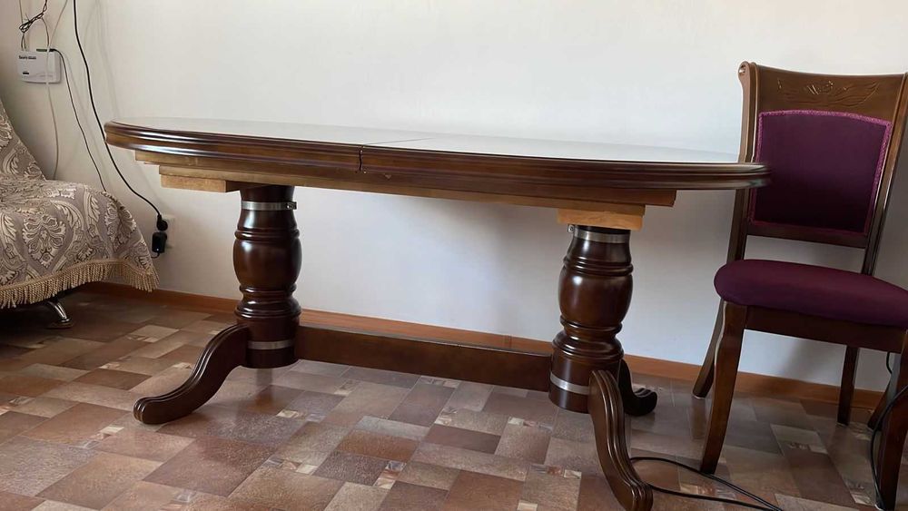 Продам стол и стулья